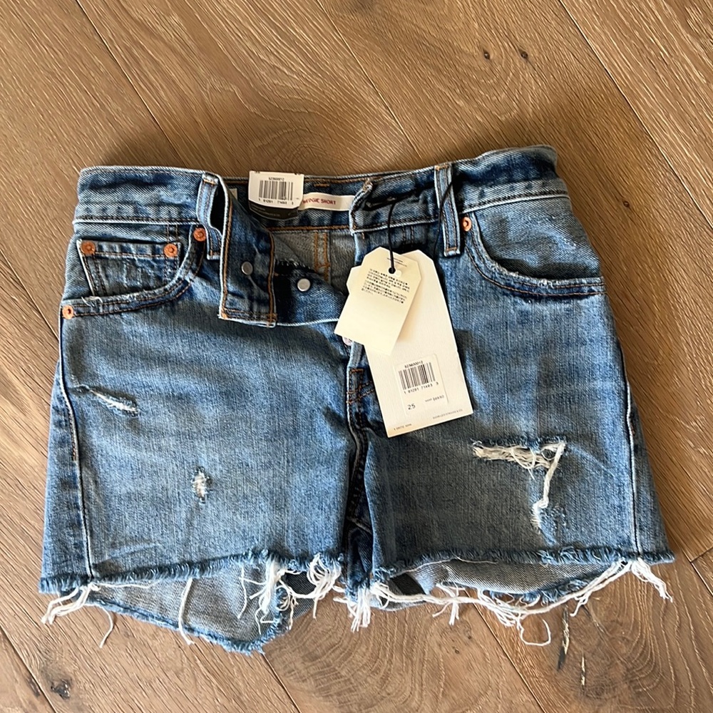 LEVIS NWT WEDGIE  SHORT